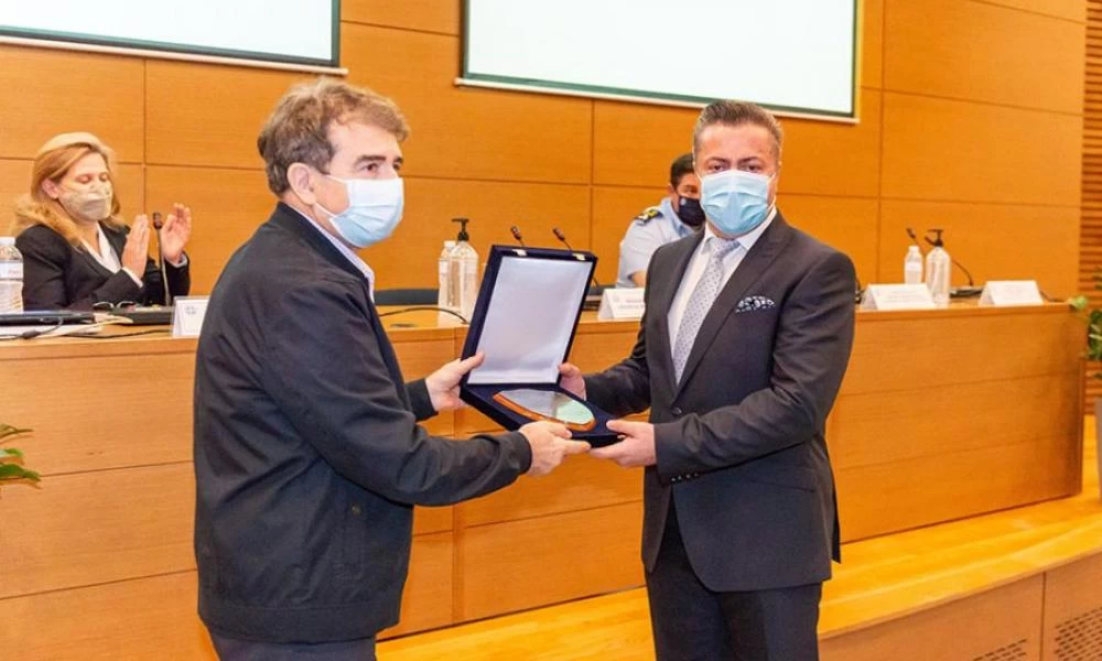 Γλυκά Νερά: Βραβεύτηκαν οι αστυνομικοί που «ξεσκέπασαν» τον συζυγοκτόνο